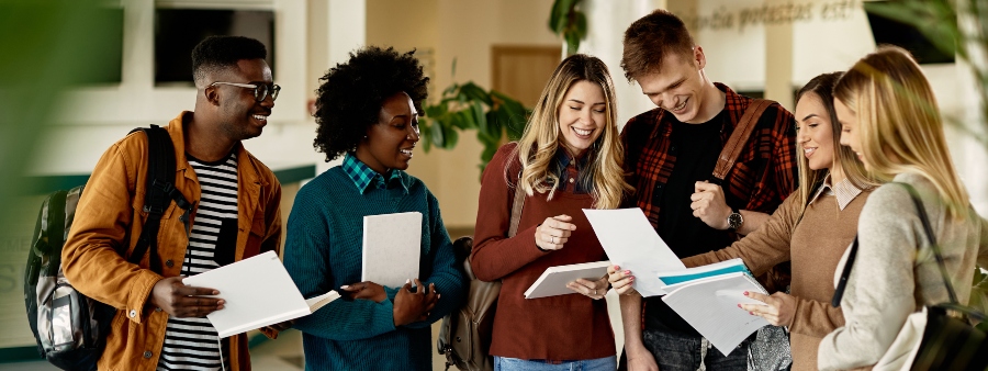 Direitos fundamentais: estudantes conversam